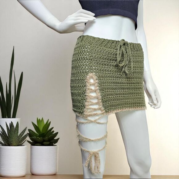 Women's Green and Khaki Skirt - Picture 1 of 8